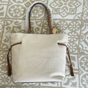 White leather Coach purse. NWT. Beautiful bag.